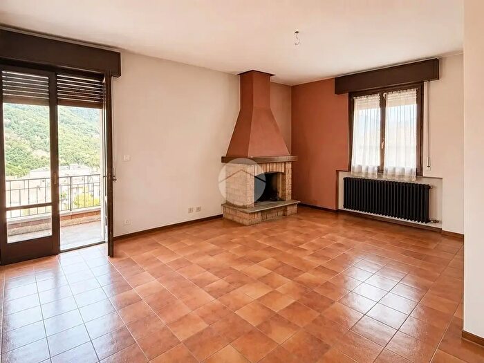 Appartamento quadrilocale in vendita in Via Antonio Taglierini, Breno