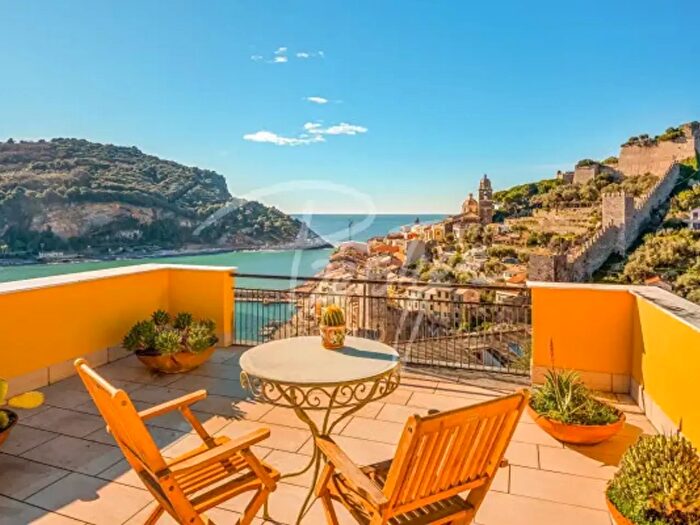Appartamento con 6 locali in vendita in Via delle Ville, Portovenere