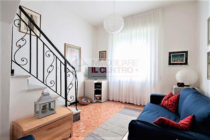 Casa quadrilocale in vendita in Ameglia