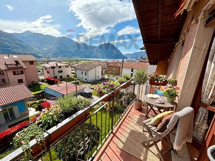 Appartamento quadrilocale in vendita in Costa Volpino