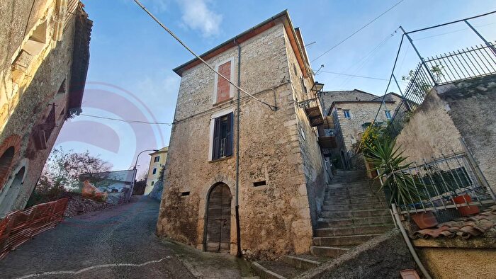 Casa con 7 locali in vendita in Via Manfredi, Arce