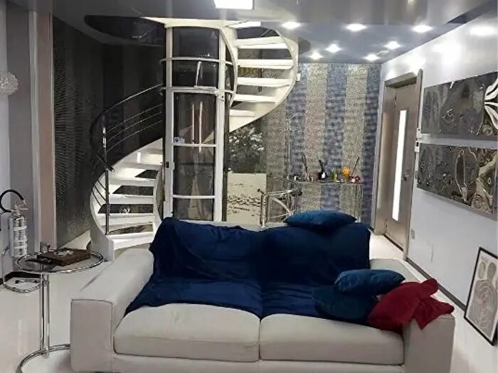 Casa con 6 locali in vendita in Via dellAuriga, Napoli