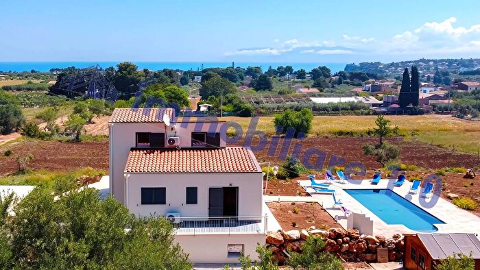 Casa con 8 locali in vendita in Via Bosco di Scopello Castellammare del Golfo, Castellammare Del Golfo