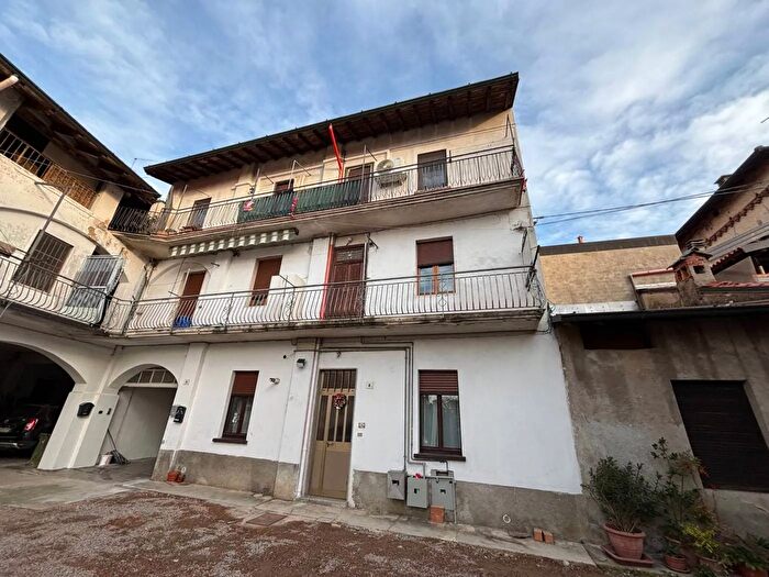 Appartamento trilocale in vendita in Via Cristoforo Colombo, Turate