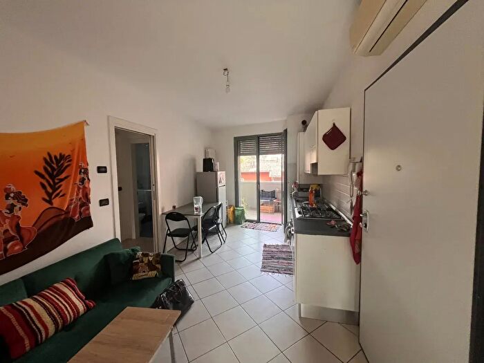 Appartamento trilocale in affitto in Via Gherardo Forni, Bologna