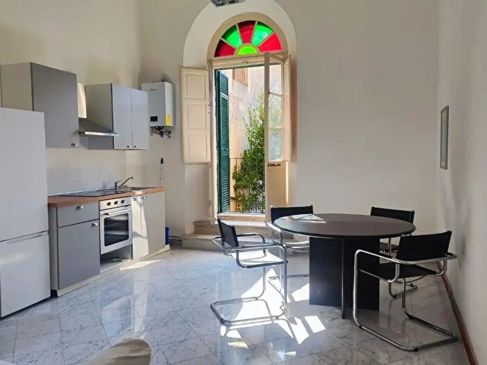 Appartamento trilocale in affitto in Carrara