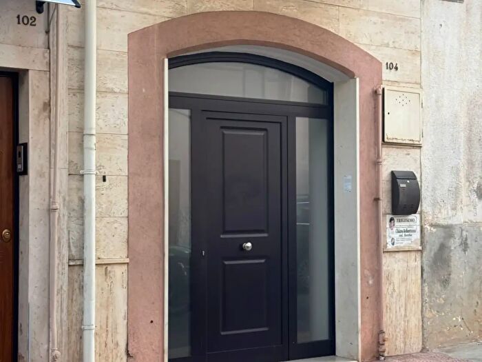 Casa bilocale in vendita in Via Giuseppe Mazzini, Mola Di Bari