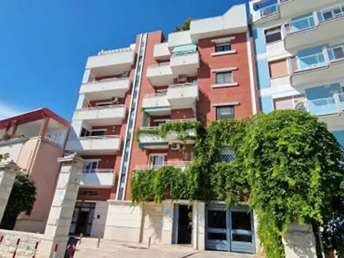Appartamento con 5 locali in vendita in Lungomare Cristoforo Colombo, Trani