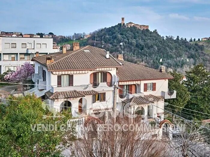 Casa con 5 locali in vendita in Via O Z Ciulli, Penne