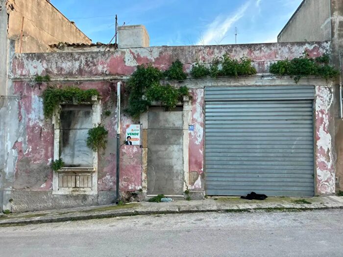 Casa trilocale in vendita in Via Michelangelo Buonarroti, Pachino