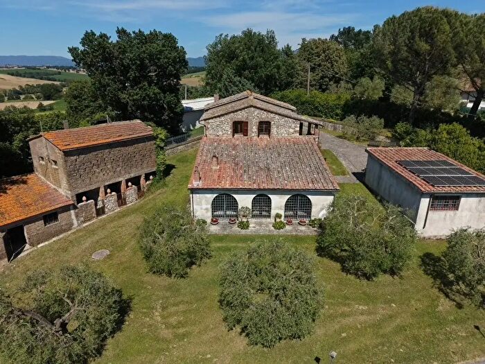 Casa con 11 locali in vendita in Strada di Mogli, Amelia