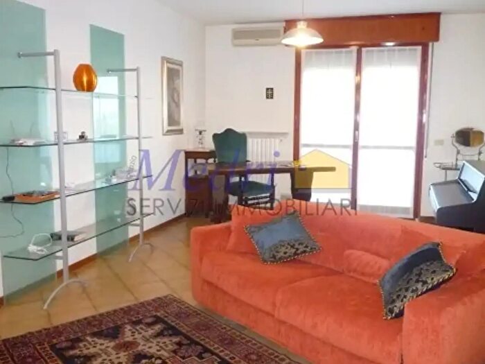 Appartamento con 5 locali in affitto in Cesena