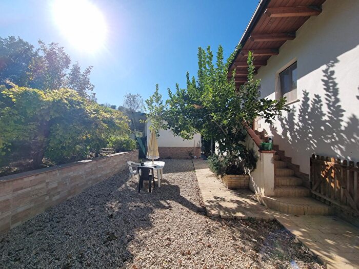 Casa con 9 locali in vendita in Contrada Favaro, Penne