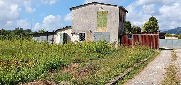 Casa quadrilocale in vendita in Ia del Borghetto, Lucca
