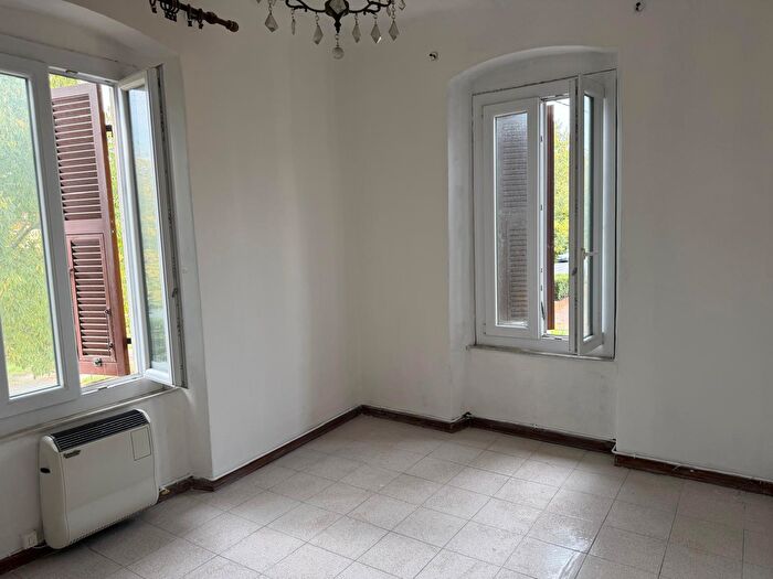 Casa con 7 locali in vendita in Viale Giuseppe Mazzini, Sarzana