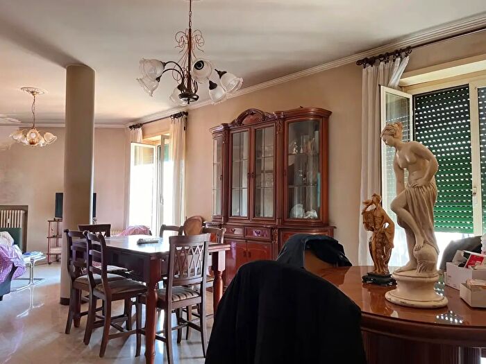 Appartamento con 5 locali in vendita in Via Cesare Pascarella, Roma