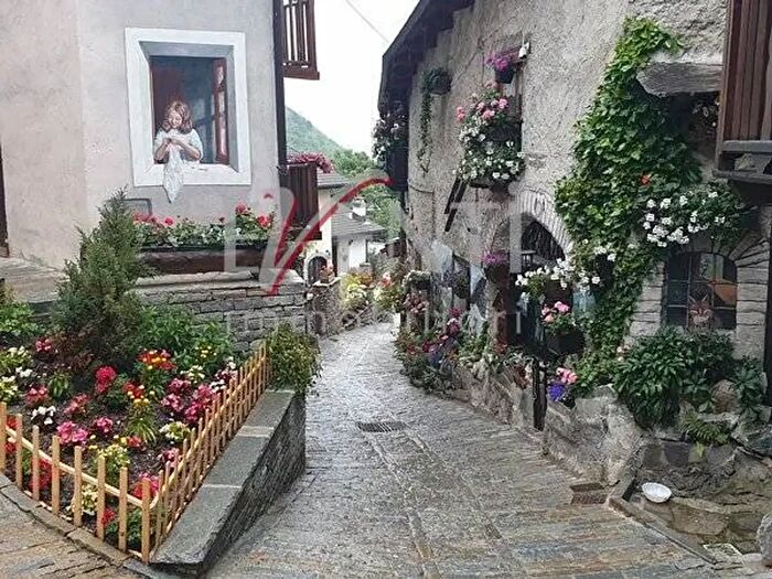 Casa trilocale in vendita in Via Fenestrelle, Usseaux