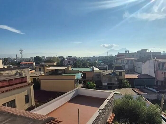 Appartamento quadrilocale in vendita in Via Chiesa di Polvica, Napoli