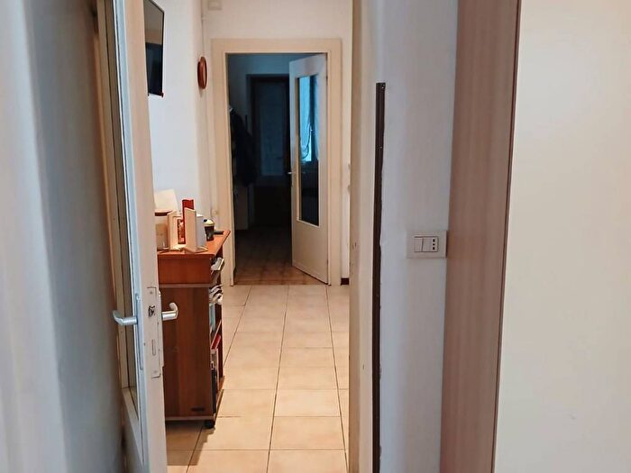 Appartamento bilocale in affitto in Via Giuseppe Garibaldi, Centro, Erba