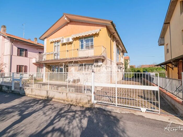 Casa con 5 locali in vendita in Via Madonnina, Cesena
