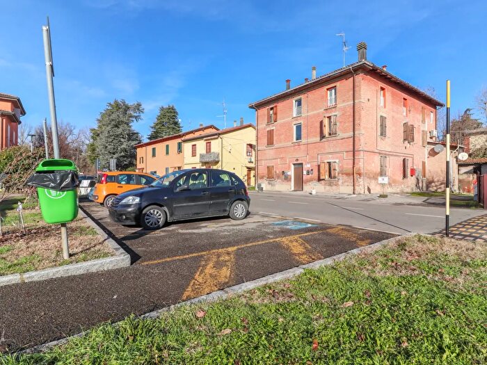 Appartamento trilocale in vendita in Via Castellaccio, Valsamoggia