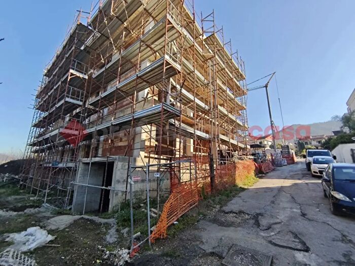 Appartamento trilocale in vendita in Via fra Giacomo, Baronissi