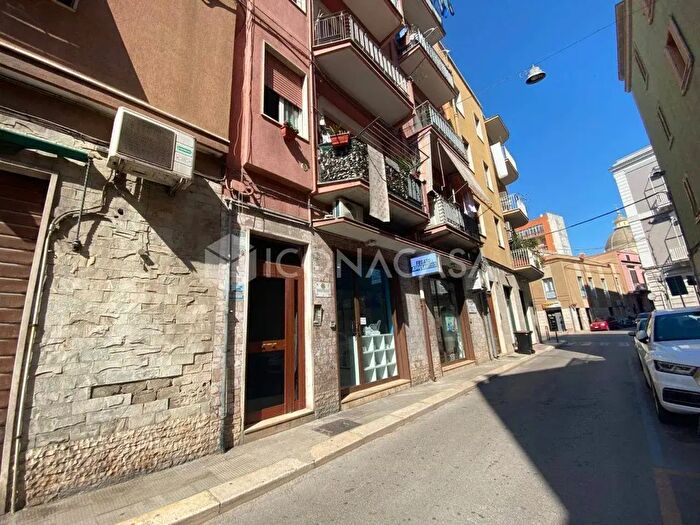 Appartamento quadrilocale in vendita in Via Armando Diaz, Barletta