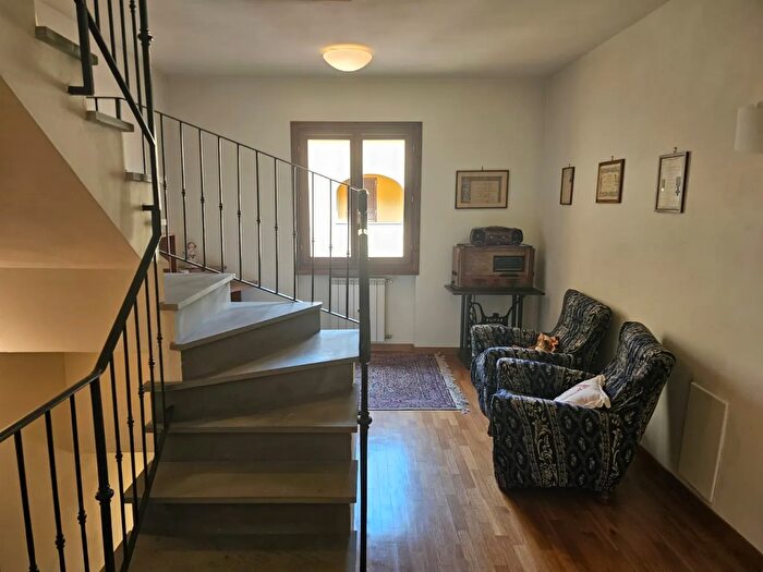Casa con 7 locali in vendita in Via Garibaldi, Pontassieve