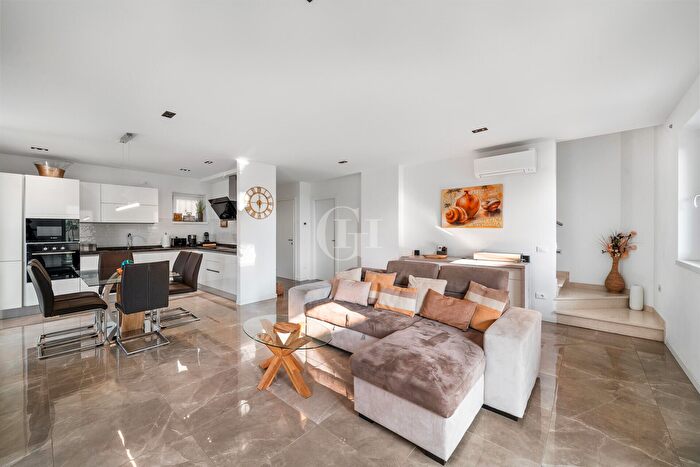 Casa trilocale in vendita in San Zeno Di Montagna