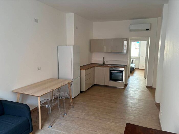 Appartamento bilocale in affitto in Via Rovereto, Rovereto, Milano