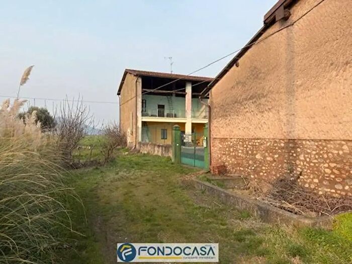 Appartamento trilocale in vendita in Via Castrezzato, Rovato
