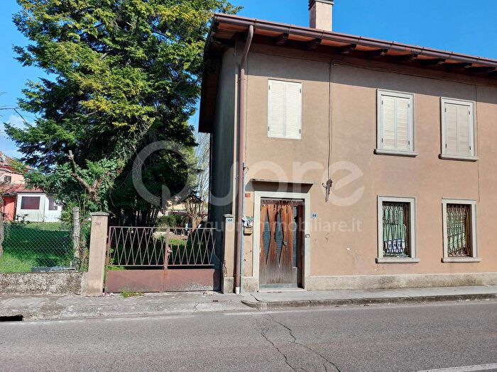 Casa con 5 locali in vendita in Via Angoria, Pasian Di Prato