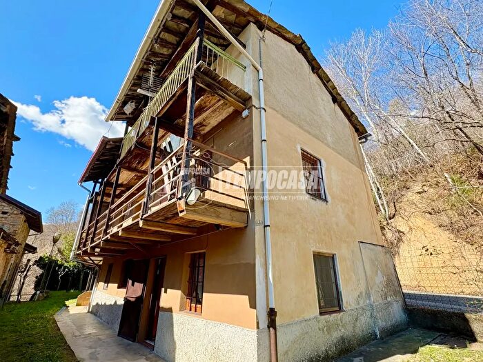 Casa con 5 locali in vendita in Borgata Tetti Via, Giaveno