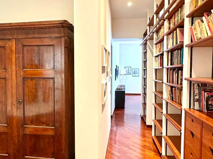 Appartamento con 6 locali in affitto in Via delle Pinzochere, Santa Croce, Firenze