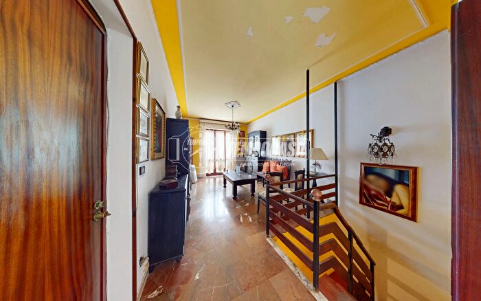 Casa quadrilocale in vendita in Piazza Martiri della Libertà, Canale