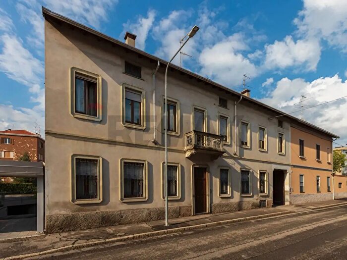 Casa quadrilocale in vendita in Busto Arsizio