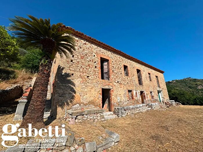 Casa con 10 locali in vendita in Via Umberto I Snc, Militello Rosmarino