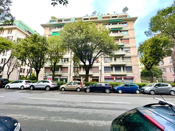 Appartamento con 5 locali in affitto in Via Corsica, Carignano, Genova