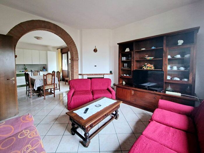 Appartamento con 5 locali in affitto in VIA FOSCARINA, Barbona