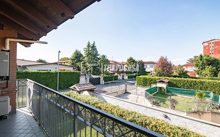 Case in Vendita e in Affitto - 2