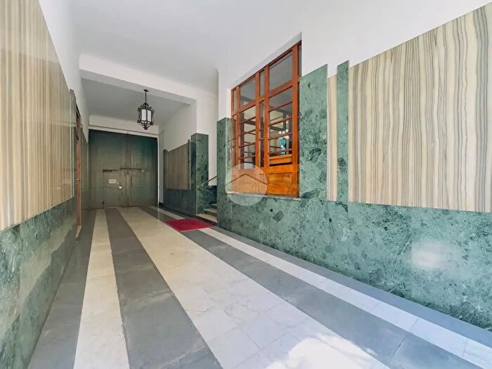 Appartamento trilocale in vendita in Via Monte San Genesio, Milano
