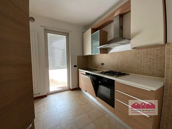 Appartamento trilocale in affitto in Stradella dei Munari, Vicenza