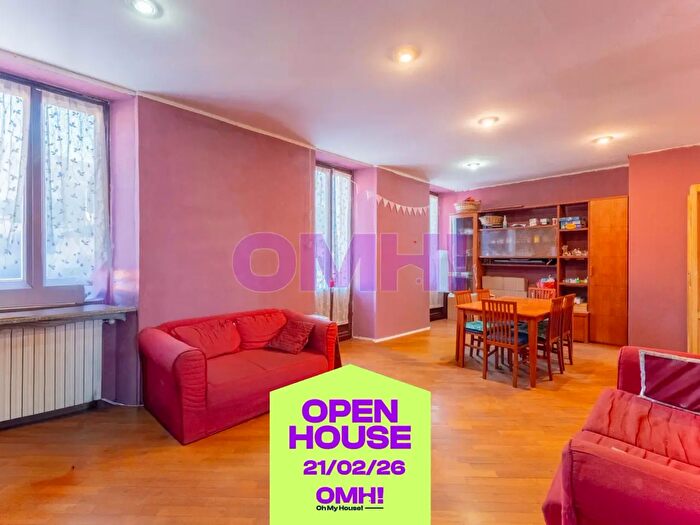 Appartamento trilocale in vendita in Piazza Luzzini, Gavirate