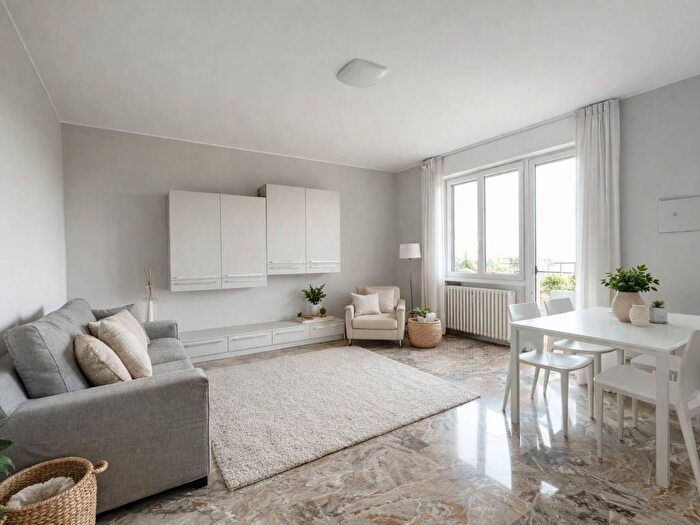Appartamento trilocale in affitto in Via Tommaso Gulli, Piazzale Siena, Milano