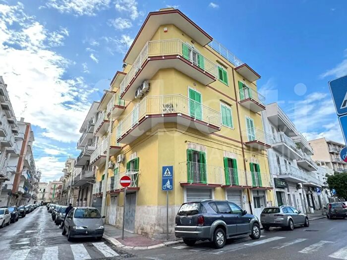 Appartamento quadrilocale in vendita in Via Vittorio Veneto, Giovinazzo