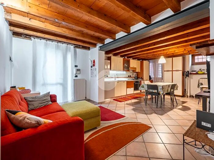 Appartamento bilocale in vendita in Via Trezza, Verona