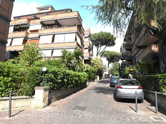 Appartamento quadrilocale in affitto in Viale Cortina d'Ampezzo, Roma