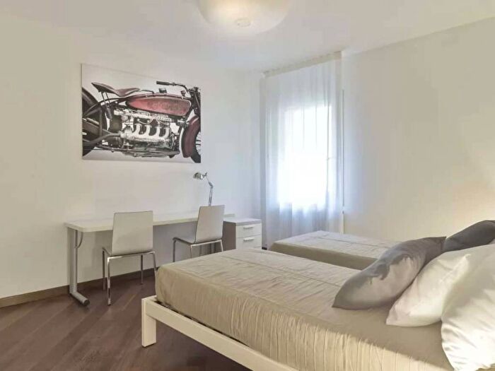 Appartamento con 5 locali in affitto in Via delle Moline, Centro Storico, Bologna