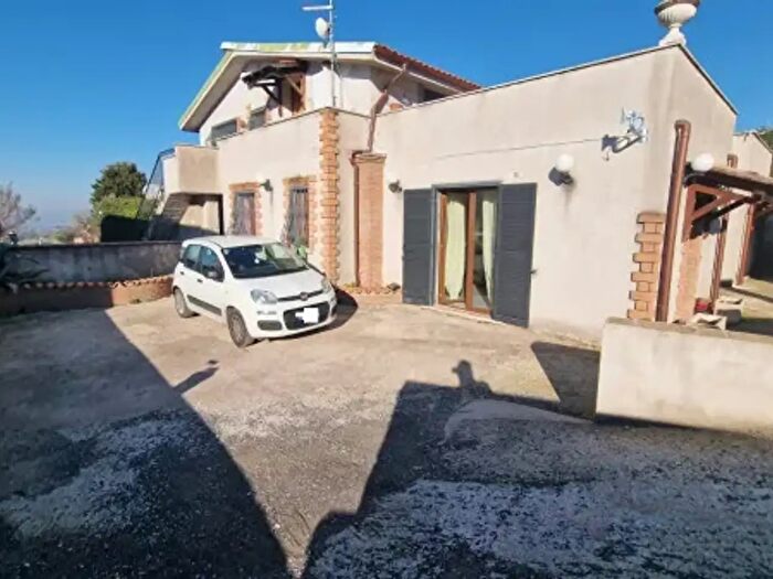 Appartamento trilocale in vendita in Via Colle della Cisterna, San Cesareo