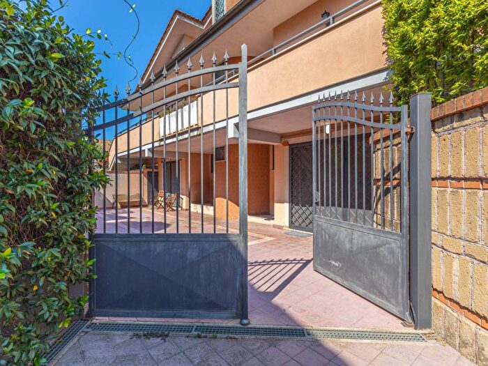 Appartamento trilocale in affitto in Via Tommaso Traetta, Infernetto, Roma